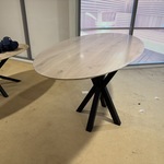 Bartafel, naturel eikenhout, zwart metalen poot